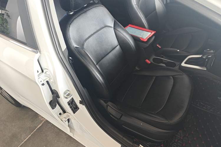 Used Hyundai Elantra (6th Generation / Lingdong) 2016 1.6L Automatic ZhiXuan – Elite Version Right Front Seat