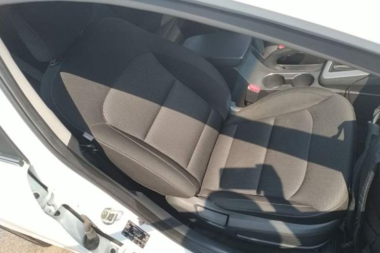 Used Hyundai Elantra (6th Generation / Lingdong) 2016 1.6L Automatic ZhiXuan – Elite Version Right Front Seat