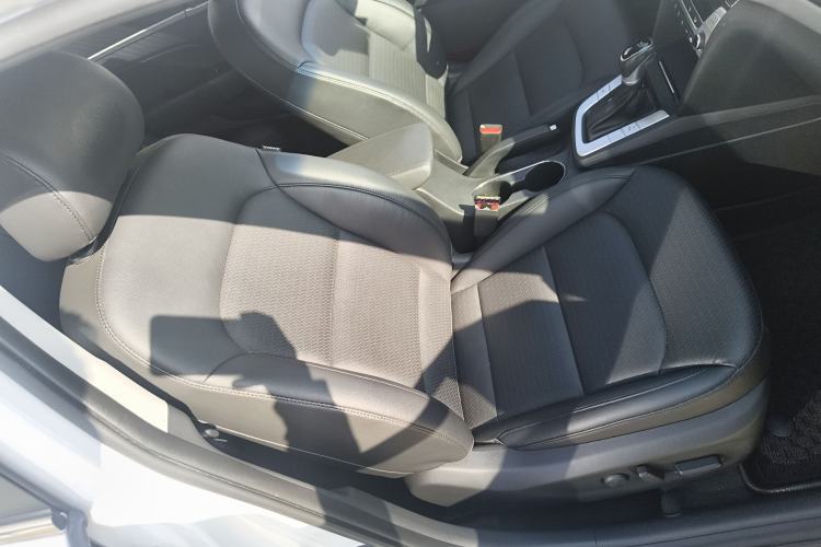 Used Hyundai Elantra (6th Generation / Lingdong) 2016 1.6L Automatic ZhiXuan · Flagship Edition Right Front Seat
