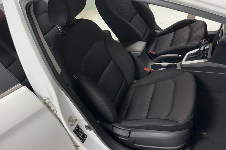 Used Hyundai Elantra (6th Generation / Lingdong) 2016 1.6L Automatic ZhiXuan – Elite Version Right Front Seat