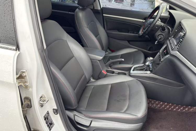 Used Hyundai Elantra (6th Generation / Lingdong) 2016 1.6L Automatic ZhiXuan – Elite Version Right Front Seat