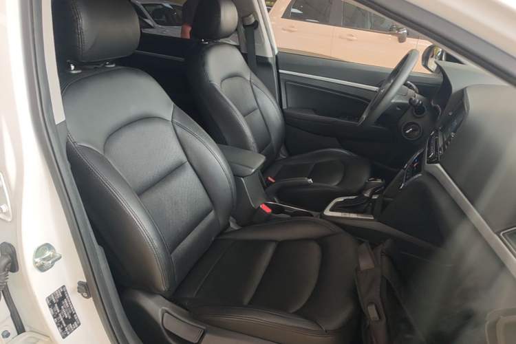 Used Hyundai Elantra (6th Generation / Lingdong) 2016 1.6L Automatic ZhiXuan – Elite Version Right Front Seat