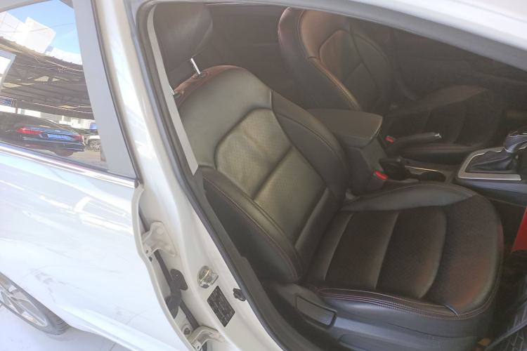 Used Hyundai Elantra (6th Generation / Lingdong) 2016 1.6L Automatic ZhiXuan – Elite Version Right Front Seat