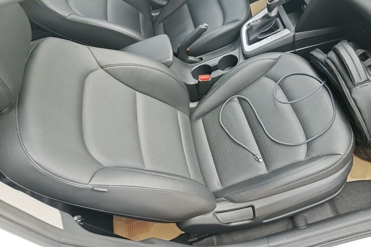 Used Hyundai Elantra (6th Generation / Lingdong) 2016 1.6L Automatic ZhiXuan · Luxury Version Right Front Seat