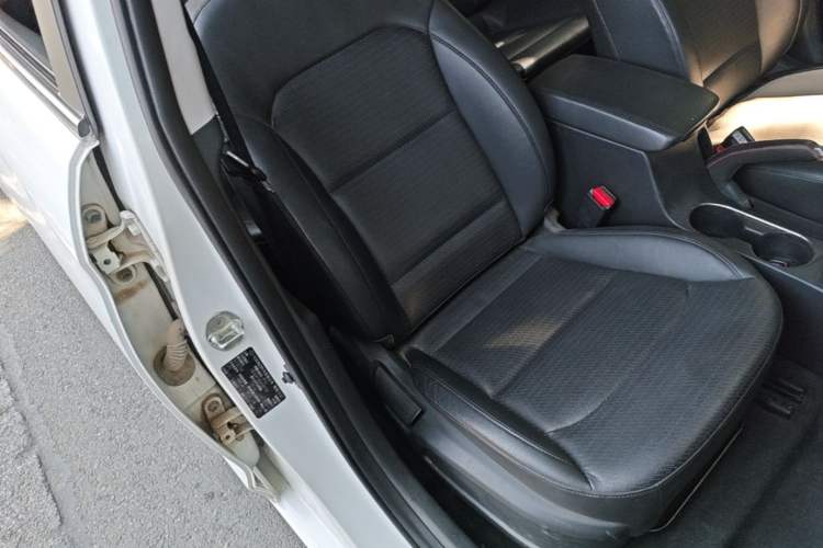 Used Hyundai Elantra (6th Generation / Lingdong) 2016 1.6L Automatic ZhiXuan · Luxury Version Right Front Seat