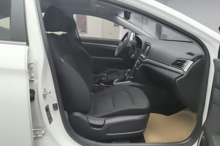 Used Hyundai Elantra (6th Generation / Lingdong) 2016 1.6L Automatic ZhiXuan – Elite Version Right Front Seat