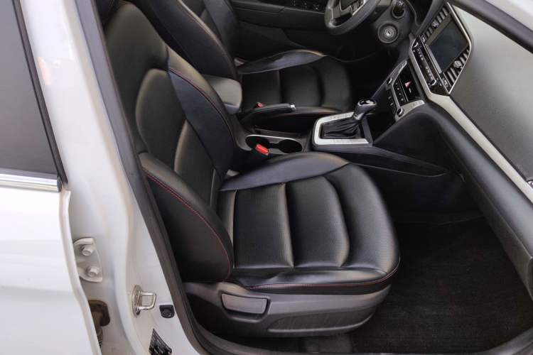 Used Hyundai Elantra (6th Generation / Lingdong) 2016 1.6L Automatic ZhiXuan – Elite Version Right Front Seat
