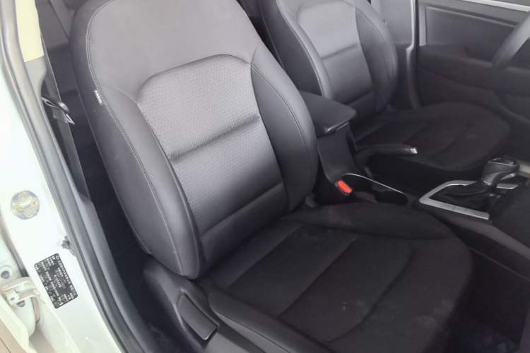 Used Hyundai Elantra (6th Generation / Lingdong) 2016 1.6L Automatic ZhiXuan – Elite Version Right Front Seat