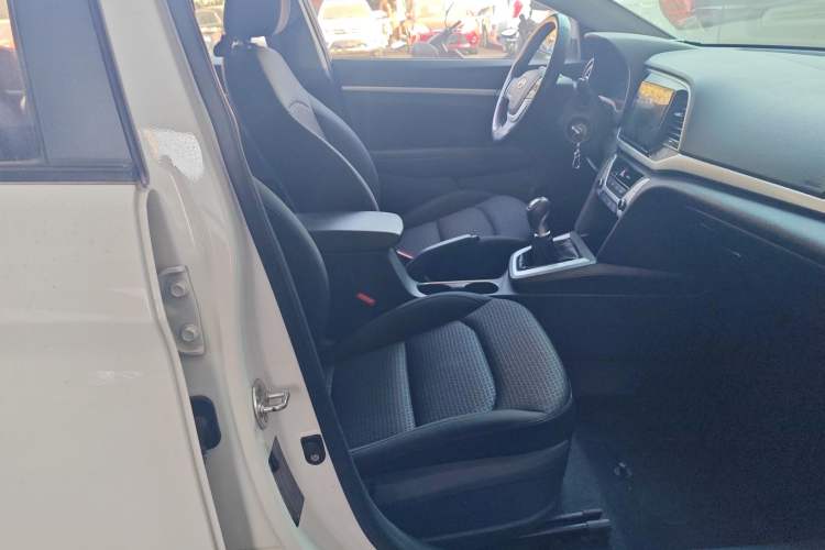 Used Hyundai Elantra (6th Generation / Lingdong) 2016 1.6L Manual ZhiXuan·Youth Edition Right Front Seat