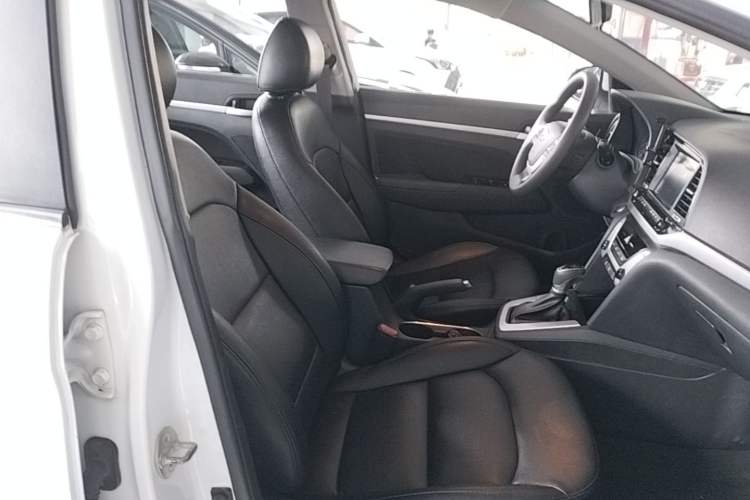 Used Hyundai Elantra (6th Generation / Lingdong) 2016 1.6L Automatic ZhiXuan – Elite Version Right Front Seat