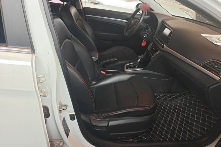 Used Hyundai Elantra (6th Generation / Lingdong) 2016 1.6L Automatic ZhiXuan – Elite Version Right Front Seat