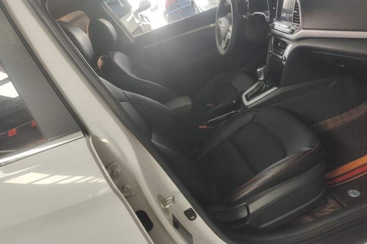 Used Hyundai Elantra (6th Generation / Lingdong) 2016 1.6L Automatic ZhiXuan – Elite Version Right Front Seat