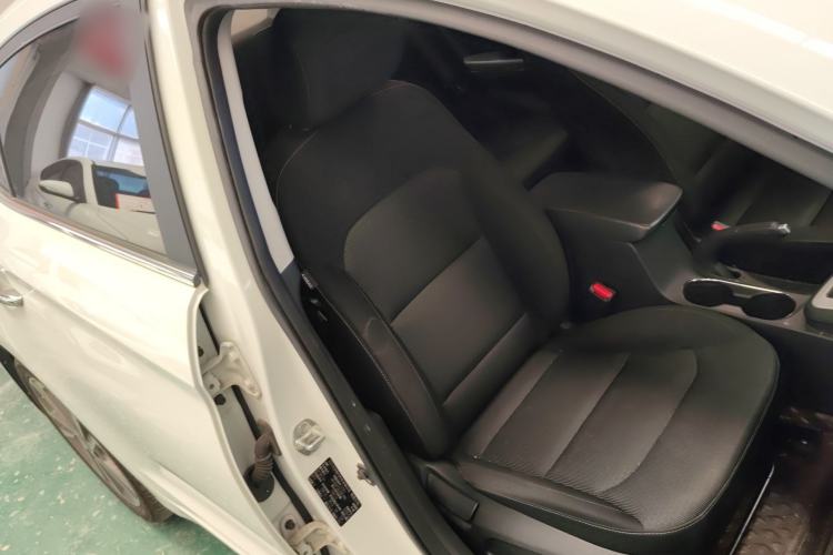 Used Hyundai Elantra (6th Generation / Lingdong) 2016 1.6L Automatic ZhiXuan – Elite Version Right Front Seat