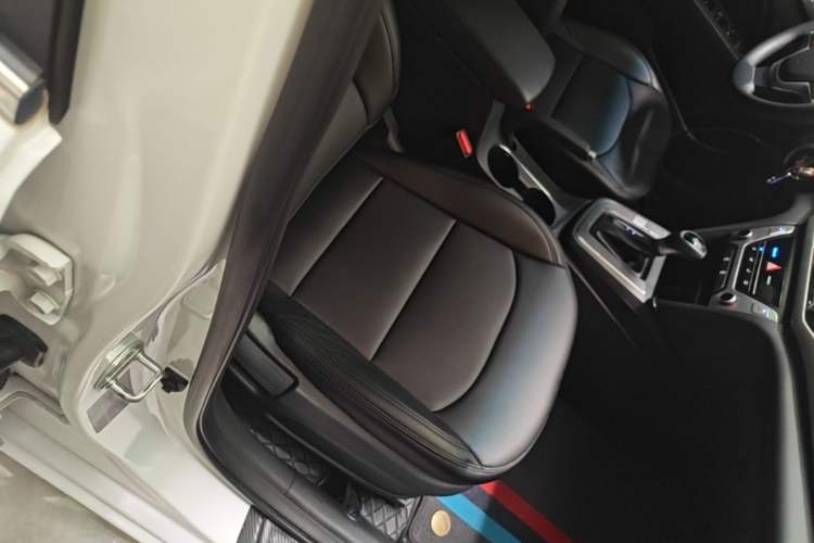 Used Hyundai Elantra (6th Generation / Lingdong) 2016 1.6L Automatic ZhiXuan – Elite Version Right Front Seat