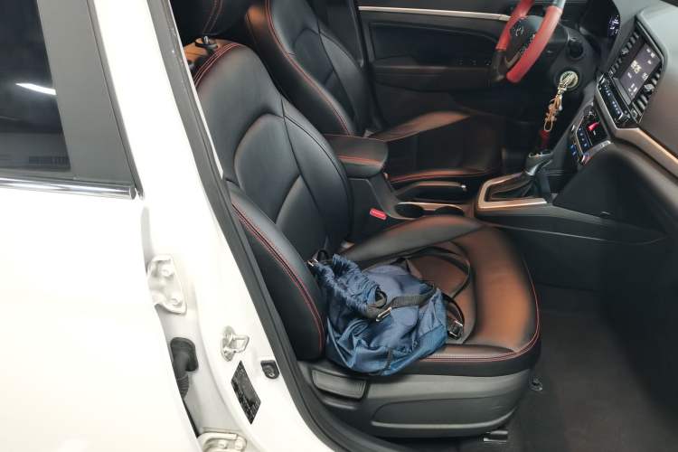 Used Hyundai Elantra (6th Generation / Lingdong) 2016 1.6L Automatic ZhiXuan – Elite Version Right Front Seat