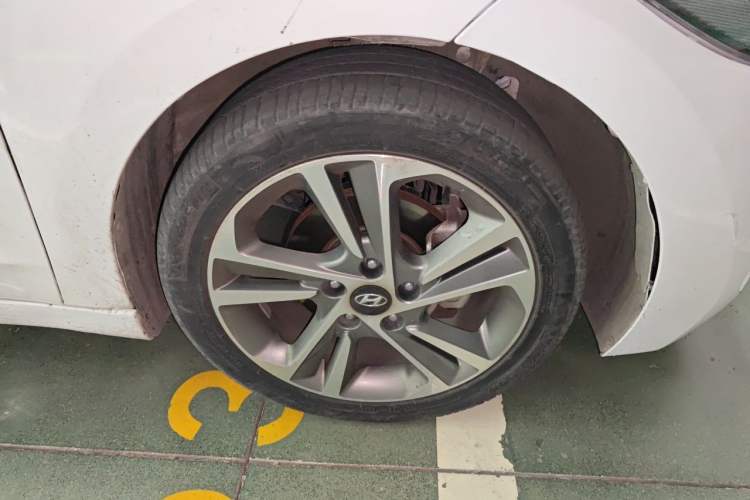 Used Hyundai Elantra (6th Generation / Lingdong) 2016 1.6L Automatic ZhiXuan – Elite Version Right Front Wheel Hub