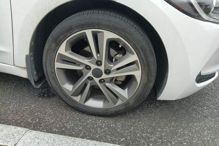 Used Hyundai Elantra (6th Generation / Lingdong) 2016 1.6L Automatic ZhiXuan – Elite Version Right Front Wheel Hub