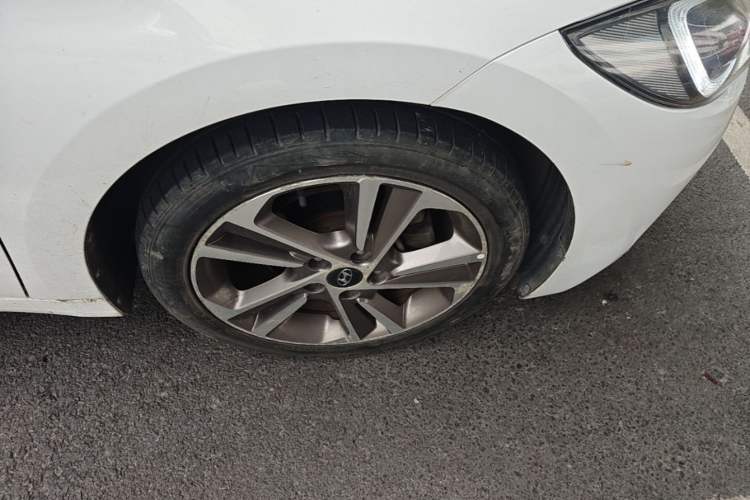 Used Hyundai Elantra (6th Generation / Lingdong) 2016 1.6L Automatic ZhiXuan – Elite Version Right Front Wheel Hub