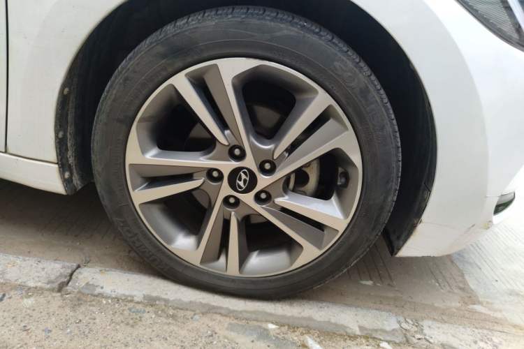 Used Hyundai Elantra (6th Generation / Lingdong) 2016 1.6L Automatic ZhiXuan – Elite Version Right Front Wheel Hub