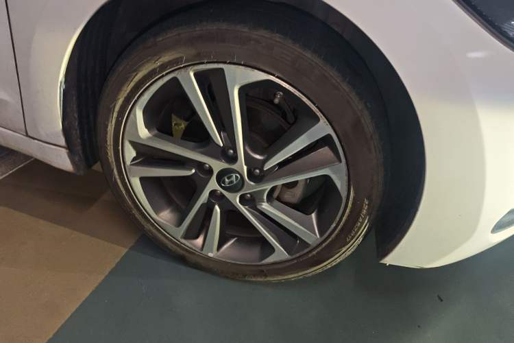 Used Hyundai Elantra (6th Generation / Lingdong) 2016 1.6L Automatic ZhiXuan – Elite Version Right Front Wheel Hub
