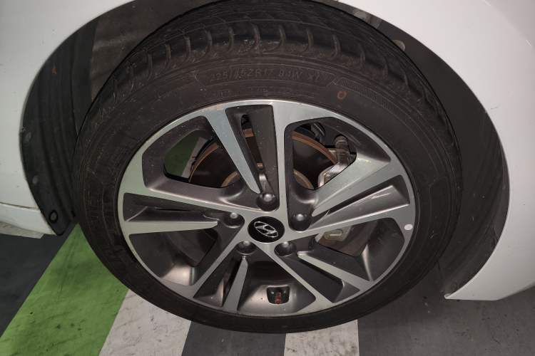 Used Hyundai Elantra (6th Generation / Lingdong) 2016 1.6L Automatic ZhiXuan – Elite Version Right Front Wheel Hub