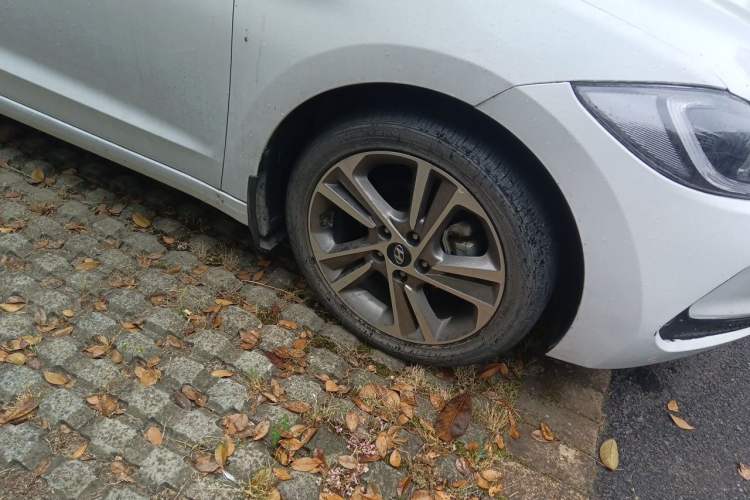 Used Hyundai Elantra (6th Generation / Lingdong) 2016 1.6L Automatic ZhiXuan – Elite Version Right Front Wheel Hub