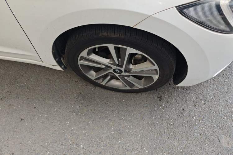 Used Hyundai Elantra (6th Generation / Lingdong) 2016 1.6L Automatic ZhiXuan · Luxury Version Right Front Wheel Hub