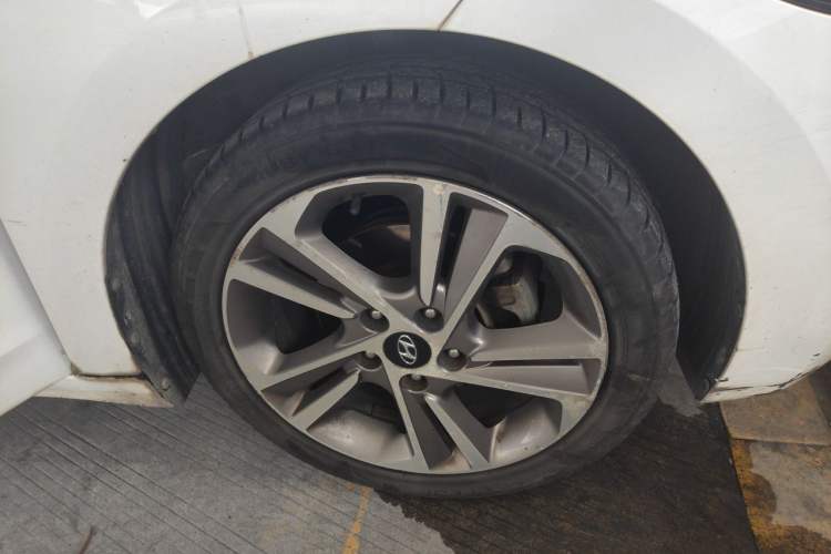 Used Hyundai Elantra (6th Generation / Lingdong) 2016 1.6L Automatic ZhiXuan – Elite Version Right Front Wheel Hub