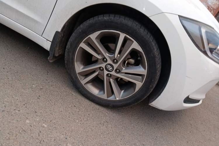 Used Hyundai Elantra (6th Generation / Lingdong) 2016 1.6L Automatic ZhiXuan – Elite Version Right Front Wheel Hub