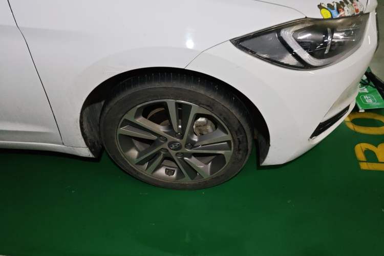 Used Hyundai Elantra (6th Generation / Lingdong) 2016 1.6L Automatic ZhiXuan – Elite Version Right Front Wheel Hub