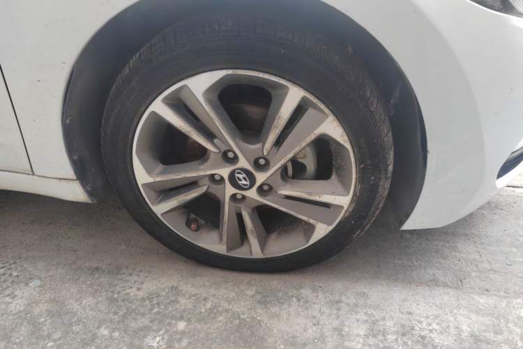 Used Hyundai Elantra (6th Generation / Lingdong) 2016 1.6L Automatic ZhiXuan – Elite Version Right Front Wheel Hub