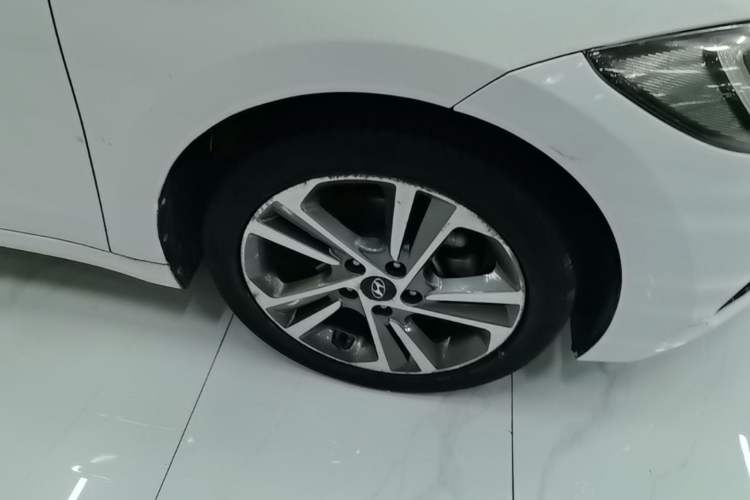 Used Hyundai Elantra (6th Generation / Lingdong) 2016 1.6L Automatic ZhiXuan – Elite Version Right Front Wheel Hub