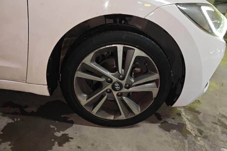 Used Hyundai Elantra (6th Generation / Lingdong) 2016 1.6L Automatic ZhiXuan – Elite Version Right Front Wheel Hub