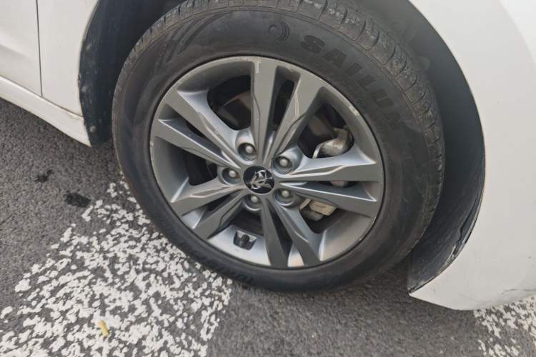 Used Hyundai Elantra (6th Generation / Lingdong) 2016 1.6L Manual ZhiXuan · Dynamic Model Right Front Wheel Hub
