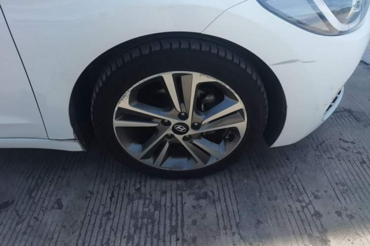 Used Hyundai Elantra (6th Generation / Lingdong) 2016 1.6L Automatic ZhiXuan – Elite Version Right Front Wheel Hub