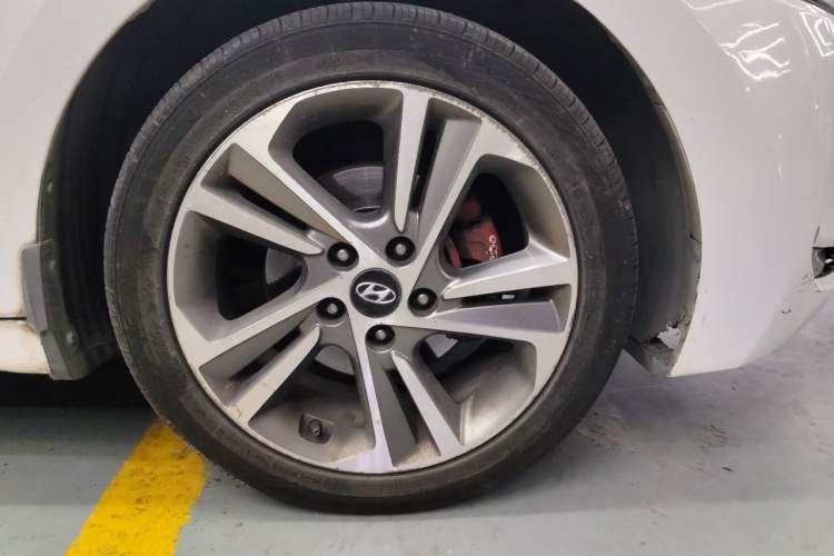 Used Hyundai Elantra (6th Generation / Lingdong) 2016 1.6L Automatic ZhiXuan – Elite Version Right Front Wheel Hub