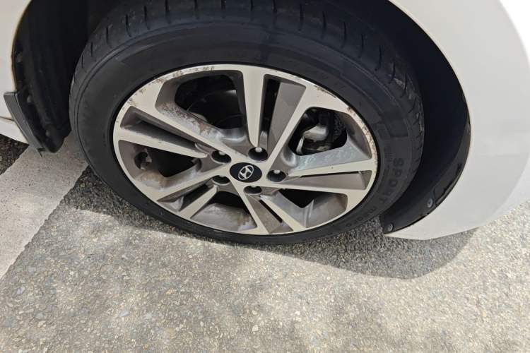 Used Hyundai Elantra (6th Generation / Lingdong) 2016 1.6L Automatic ZhiXuan – Elite Version Right Front Wheel Hub