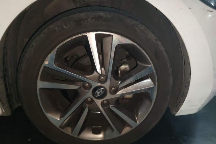 Used Hyundai Elantra (6th Generation / Lingdong) 2016 1.6L Automatic ZhiXuan – Elite Version Right Front Wheel Hub