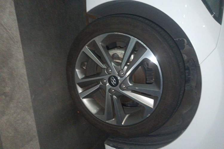 Used Hyundai Elantra (6th Generation / Lingdong) 2016 1.6L Automatic ZhiXuan – Elite Version Right Front Wheel Hub