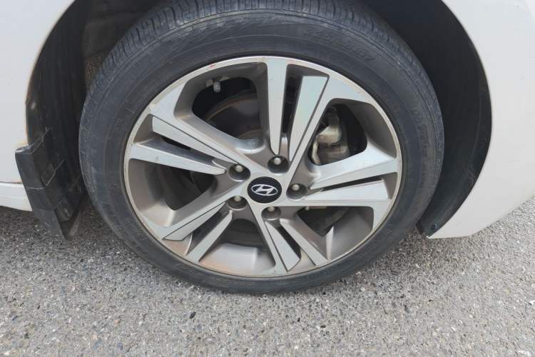 Used Hyundai Elantra (6th Generation / Lingdong) 2016 1.6L Automatic ZhiXuan – Elite Version Right Front Wheel Hub