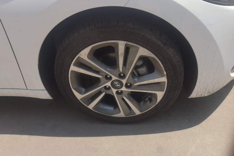 Used Hyundai Elantra (6th Generation / Lingdong) 2016 1.6L Automatic ZhiXuan – Elite Version Right Front Wheel Hub