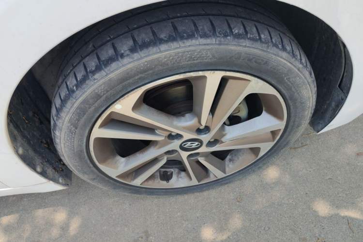 Used Hyundai Elantra (6th Generation / Lingdong) 2016 1.6L Automatic ZhiXuan – Elite Version Right Front Wheel Hub