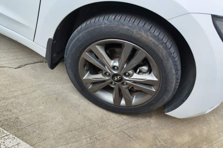 Used Hyundai Elantra (6th Generation / Lingdong) 2016 1.4T Dual-Clutch Xuan Dong · Dynamic Version Right Front Wheel Hub