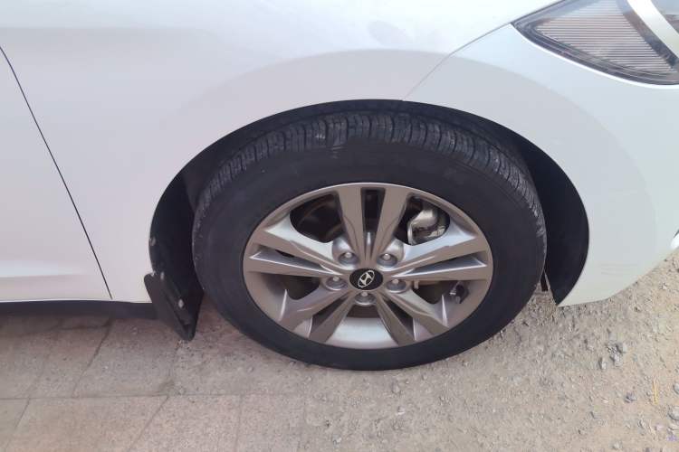 Used Hyundai Elantra (6th Generation / Lingdong) 2016 1.6L Manual ZhiXuan·Youth Edition Right Front Wheel Hub