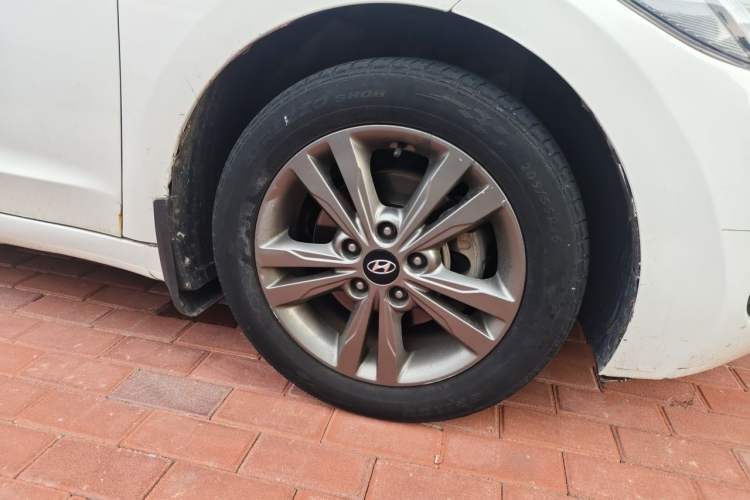 Used Hyundai Elantra (6th Generation / Lingdong) 2016 1.4T Dual-Clutch Xuan Dong · Dynamic Version Right Front Wheel Hub