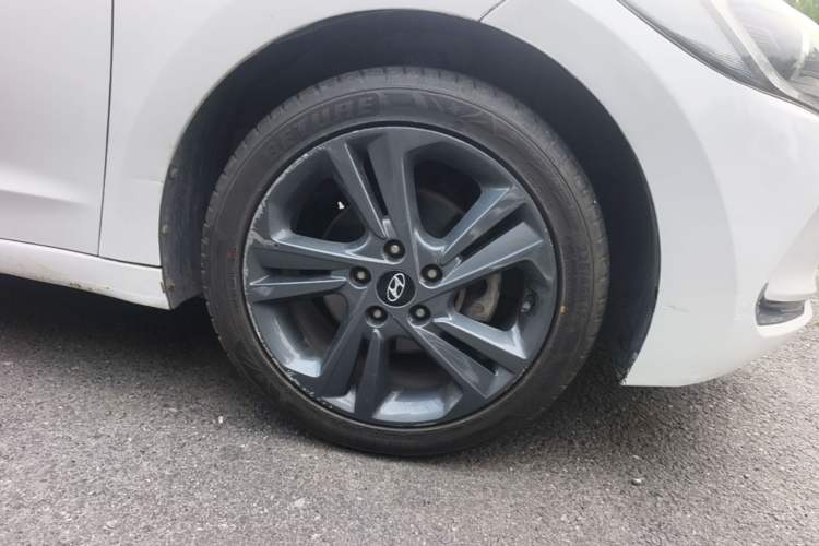 Used Hyundai Elantra (6th Generation / Lingdong) 2016 1.6L Automatic ZhiXuan – Elite Version Right Front Wheel Hub