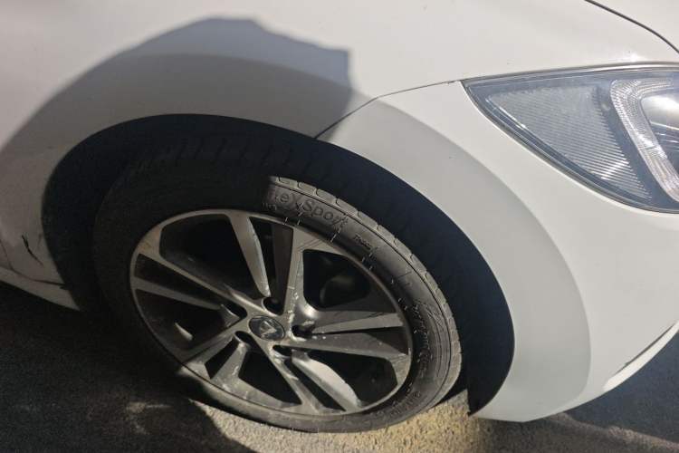 Used Hyundai Elantra (6th Generation / Lingdong) 2016 1.6L Automatic ZhiXuan · Luxury Version Right Front Wheel Hub