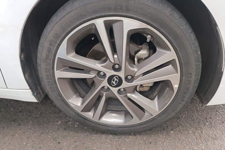 Used Hyundai Elantra (6th Generation / Lingdong) 2016 1.6L Automatic ZhiXuan – Elite Version Right Front Wheel Hub