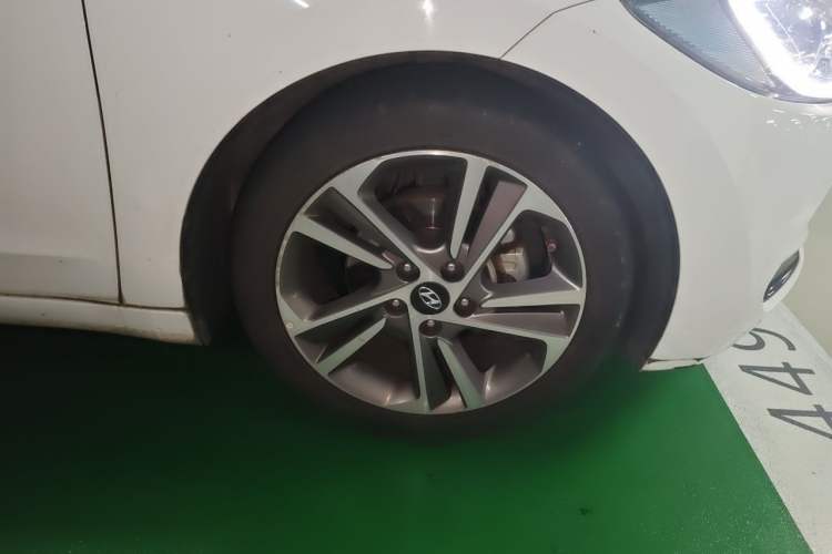 Used Hyundai Elantra (6th Generation / Lingdong) 2016 1.6L Automatic ZhiXuan – Elite Version Right Front Wheel Hub