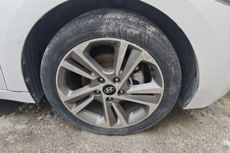 Used Hyundai Elantra (6th Generation / Lingdong) 2016 1.6L Automatic ZhiXuan – Elite Version Right Front Wheel Hub